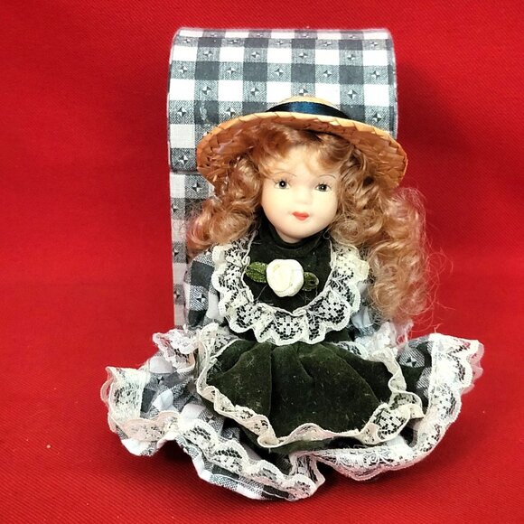 Vintage Miniature Bisque Porcelain Doll Jointed Checkered Lidded Box - Picture 12 of 12